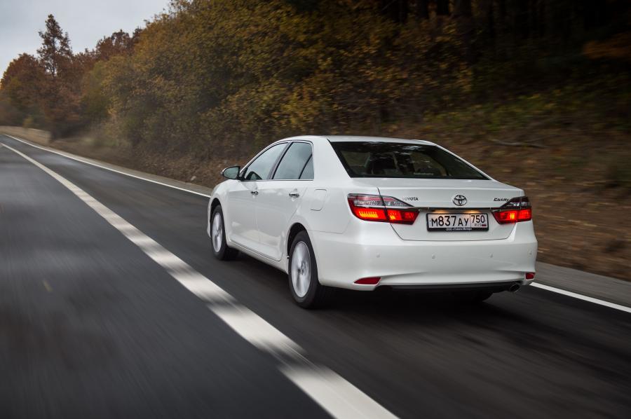  Toyota Camry 2014 года  (CIS) (фото 12 из 41)